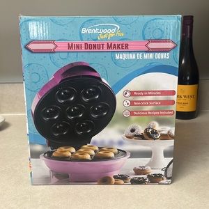 Brand new mini donut maker